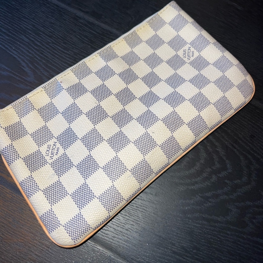 Luxury Louis Vuitton pouch!